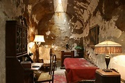 Al Capone's prison cell at Eastern State Penitentiary, PA : pics