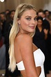 Margot Robbie | See Every Elegant Beauty Look From the Red Carpet at ...