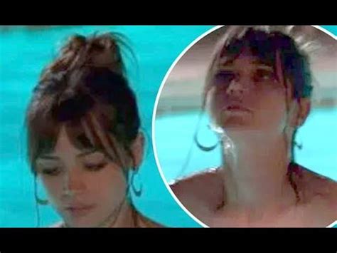Bond Girl Ana De Armas Bares All As She Goes Topless In Racy Scenes