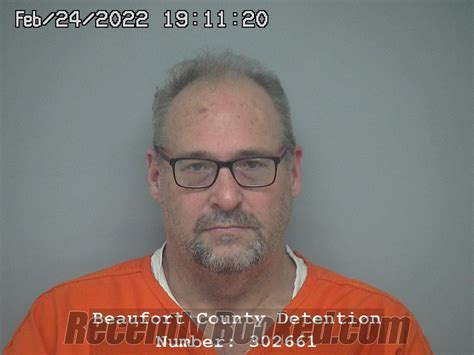 Recent Booking / Mugshot for LEE EDWARD PULLINS in Beaufort County