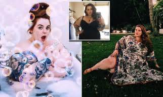 size 22 tess holliday poses naked for saucy bathtub photo daily mail online