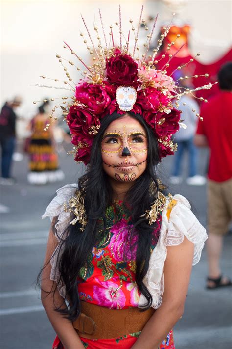 The Most Astounding Altars And Costumes From Day Of The Dead At