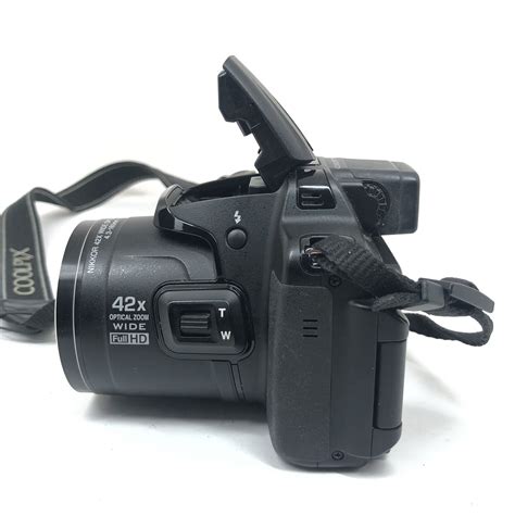 Nikon Coolpix P520 181mp 42x Optical Zoom Digital Camera No Power As