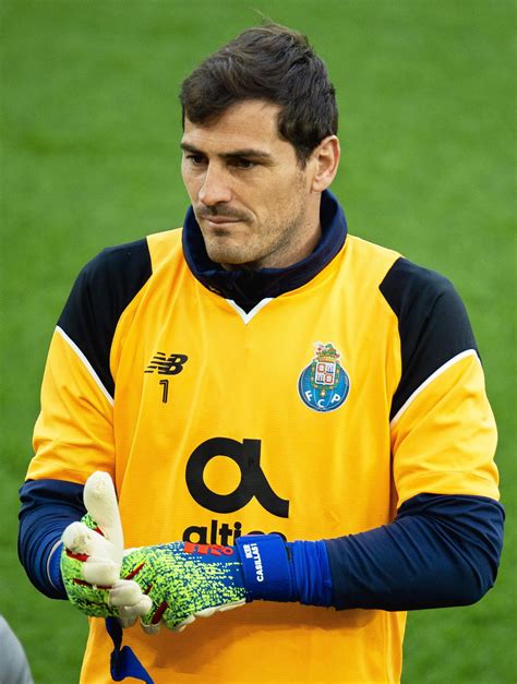 Fc porto star 'not aware' he was having a heart attack as details emerge of shock health scare. Iker Casillas ricoverato d'urgenza: infarto al miocardo ...