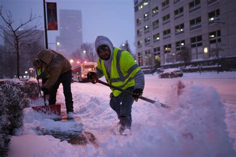 Denver Weather Heavy Snow Continues Blizzard Warnings Posted Across