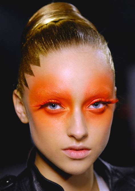 Pin By Maria Giles On Ref Mu Fashion Editorial Makeup Catwalk Makeup