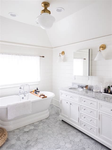 If there's room on the countertop, employ organizers to corral frequently used toiletry items. Small Bathroom Design & Storage Ideas | Apartment Therapy