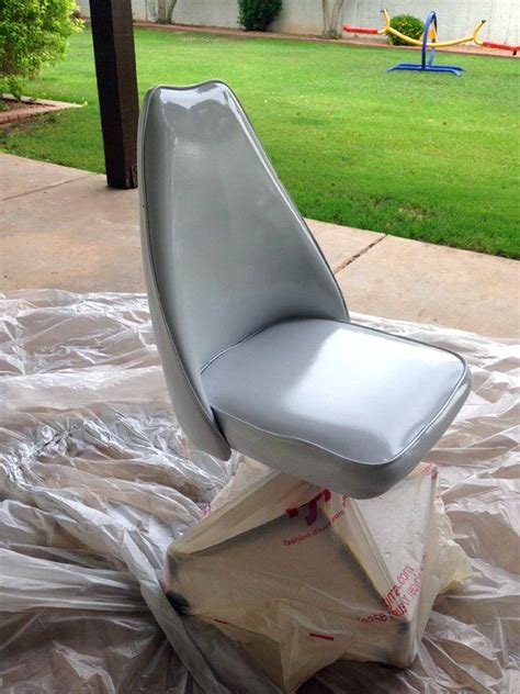 Cleaning And Spray Painting A Vinyl Chair Vinyl Chairs Vinyl Spray