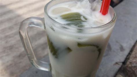 Cara membuat cincau hijau untuk jualan es cincau sebenarnya. Coba Juga Es Cincau Hijau Bandung, Segar Manisnya dari Susu Kental Manis Berpadu Gula Merah ...