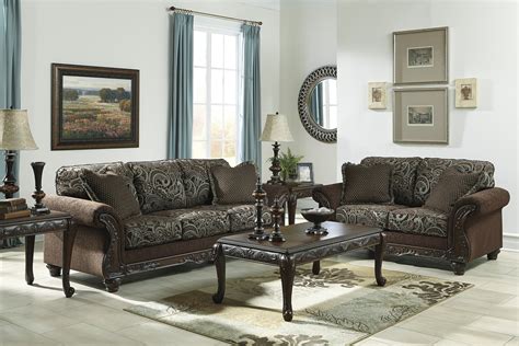 A stylish traditional bedroom furniture that will give romantic ambiance and elegance to your room. Traditional Style Brown Sofa & Love Seat Living Room ...