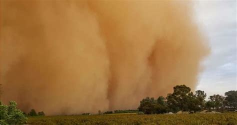 Australia Dust Storm A Big Cloud Of Dust Storm Hits Victoria Mildura