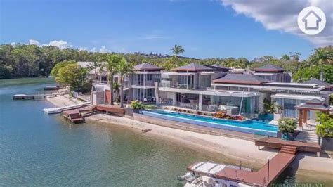 Noosa Property Market Rich And Famous Celebrity Holiday Destination