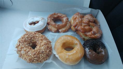 In addition to the ingredients, the serving size of the fritter also dictates its caloric content. Donuts! Apple fritter! - Yelp