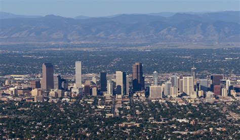 Denver is located in the south platte river valley on the western edge of the. Temperature To Drop 60 Degrees In Denver - Simplemost