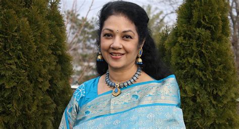 The actress married sadasivan, the head of rajiv gandhi group of institution in 1998. ഞാന്‍ തന്നെയാണ് ഇതിനെല്ലാം ഉത്തരവാദി; വിവാഹത്തിന് ശേഷം ...