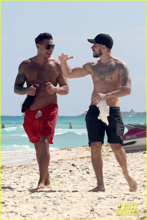 Photo Jersey Shore Pauly D Vinny Go Shirtless In Cancun 06 Photo 4260667 Just Jared
