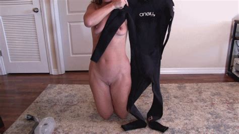 Naked Fayth Tries On Tight 3mm Wetsuit Wmv Fayth On Fire Fetish Films Clips4sale