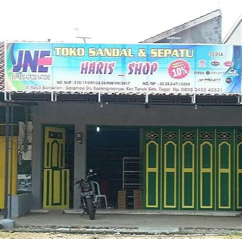 Sepatu, khususnya sepatu olah raga dan memproduksi dalam berbagai fungsi dan ukuran. Toko Sandal/Sepatu - Haris_shop - Home | Facebook