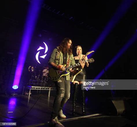 Halestorm In Concert Photos And Premium High Res Pictures Getty Images