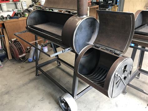 Maybe you want two levels of grill, maybe three, maybe you would like to have a work. Homemade reverse flow smoker in 2020 | Bbq smoker trailer ...
