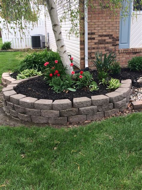 Black Mulch Mulch Landscaping Landscaping Around Trees Outdoor