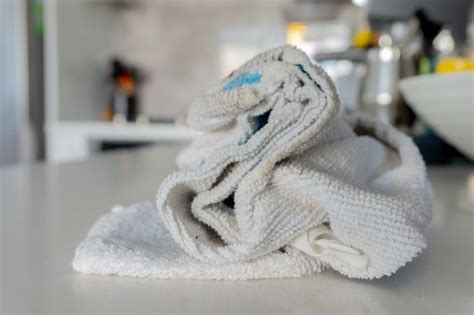 Haz tus propias toallitas húmedas para la cocina solo ingredientes