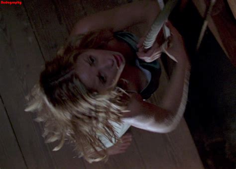 Naked Sarah Michelle Gellar In I Know What You Did Last Summer