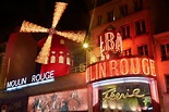 Moulin Rouge En La Noche, Imagen De La Foto Una Vista Panor?mica ...