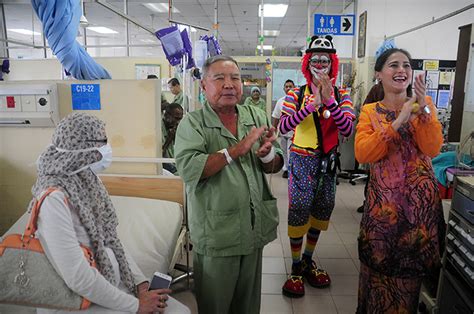 Melaporkan dari studio terap ulang, pusat pengajian seni, usm. USM News Portal - PROGRAM TAUTAN KASIH RAMADHAN CERIAKAN ...