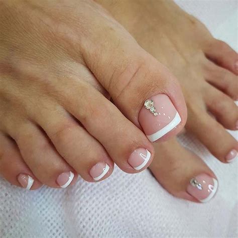 21 Elegant Toe Nail Designs For Spring And Summer Stayglam