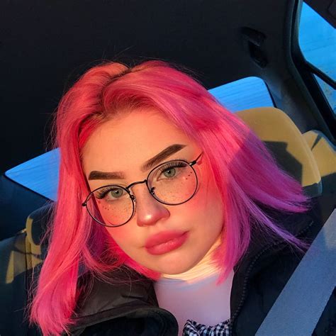 11 38 Pm Jettelag Ig Idfcemely Hair Looks Neon Hair Pink Hair