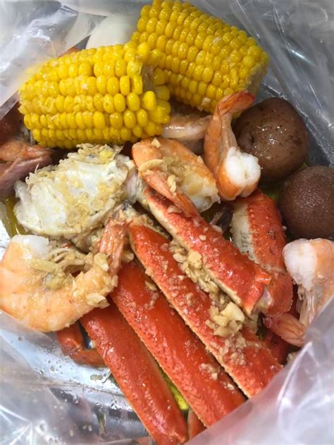 *curbside pickup is available in select stores daily from 9 a.m. Enjoy the Best Seafood Near Me for Lunch or Dinner!