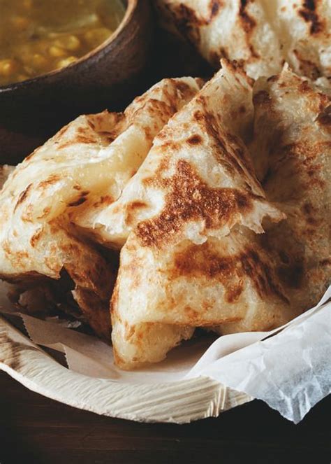 Roti canai dengan kuah yang gurih memang sesuai dijadikan sebagai menu sarapan atau makan siang. Roti Canai (Indian flatbread) | Indian bread, Dhal recipe ...
