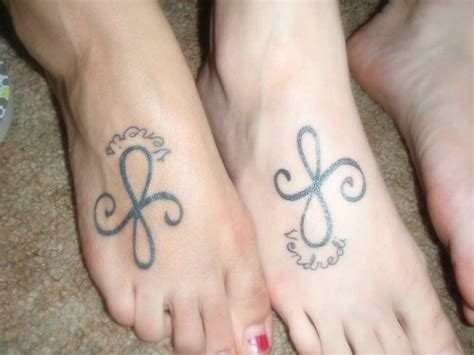 25 Meaningful Matching Mother Daughter Tattoos Ideas 2023