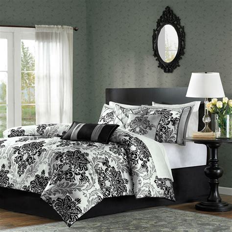 Queen Size 7 Piece Damask Comforter Set In Black White