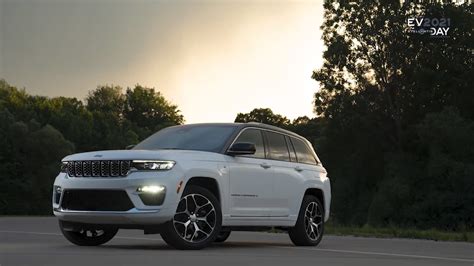 Jeep® Gives Us A Quick Peek At The All New Grand Cherokee Summit 4xe