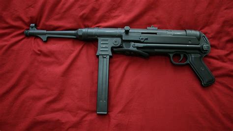 World War 2 Era German Ww2 Machine Gun Mp40 Gun Weapon Wwii