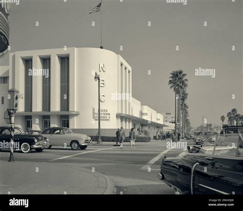 1950s Nbc Building At Sunset And Vine Palm Trees Line The Street This Art