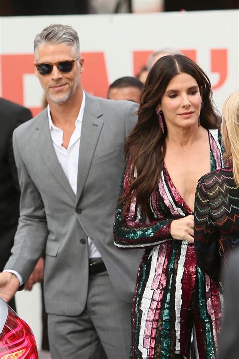 sandra bullock parties with jennifer aniston other a listers in ultra rare appearance hello