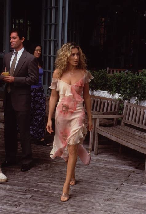 sex and the city 10 of carrie bradshaw s best outfits miss yana cherie
