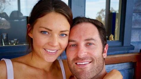 The Bachelorette Sam Frost Finds Love With Sasha Mielczarek After Tv Heartbreak Herald Sun