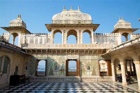 Courtyard Of Indian Palace Stock Image Image Of Painting 5812979