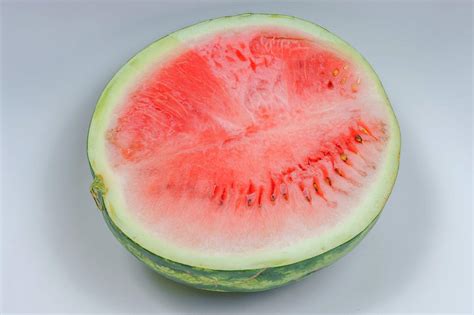 Watermelon Pink Yellow Or White Inside What It Means Cuisine Seeker