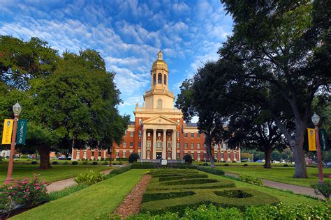 It is a large institution with an enrollment of 13,976 undergraduate. Robust Year of Giving to Baylor Lays Foundation for Growth ...
