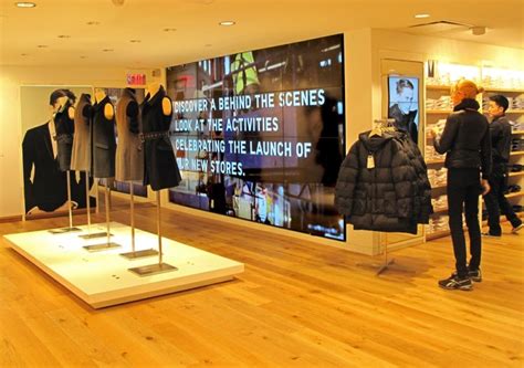 What Are The Benefits Of Digital Signage In Retail Stores Social Wall