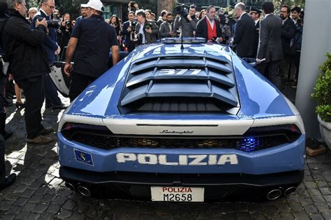 Italian Police Transport Organs In Lamborghini Supercar Abs Cbn News