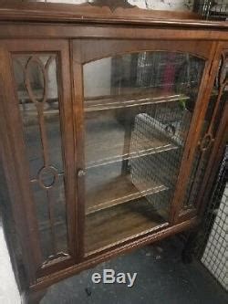 Thisoak curio cabinet will fit nicely in any room andadd to a traditionaldecor. Queen Anne Style Curio/china Display Cabinet Mahogany ...