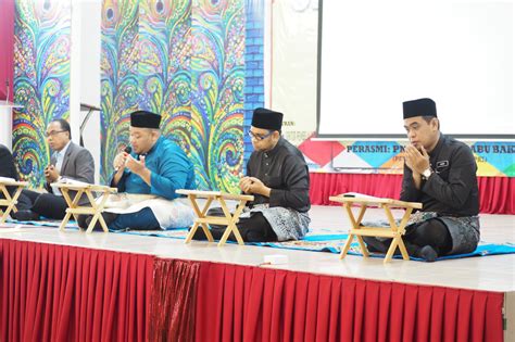 Majlis penghargaan anugerah perkhidmatan cemerlang 2019. MAJLIS PENYAMPAIAN ANUGERAH PERKHIDMATAN CEMERLANG 2019