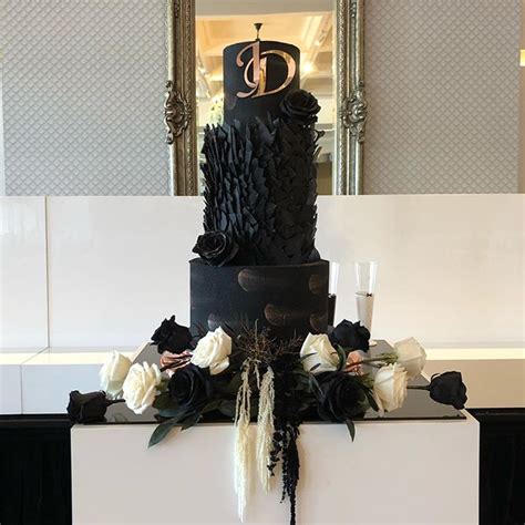 Black Wedding Cake Event And Wedding Decor Hire Pasticheeventsuk