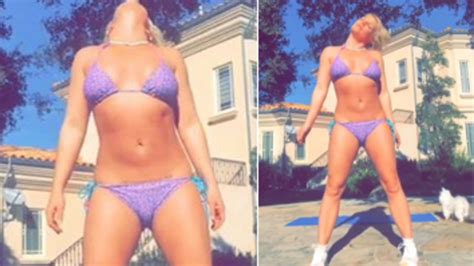 Britney Spears Zeigt Ihr Bikini Yoga Madonna At
